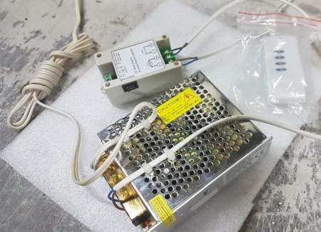 Низковольтный блок управления электропривода напольным люком в подвал