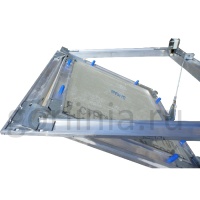 Люк под покраску Ультра 300*300 в раме уголок